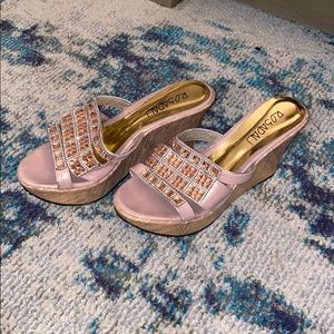 Pink Platform sandal ( used)